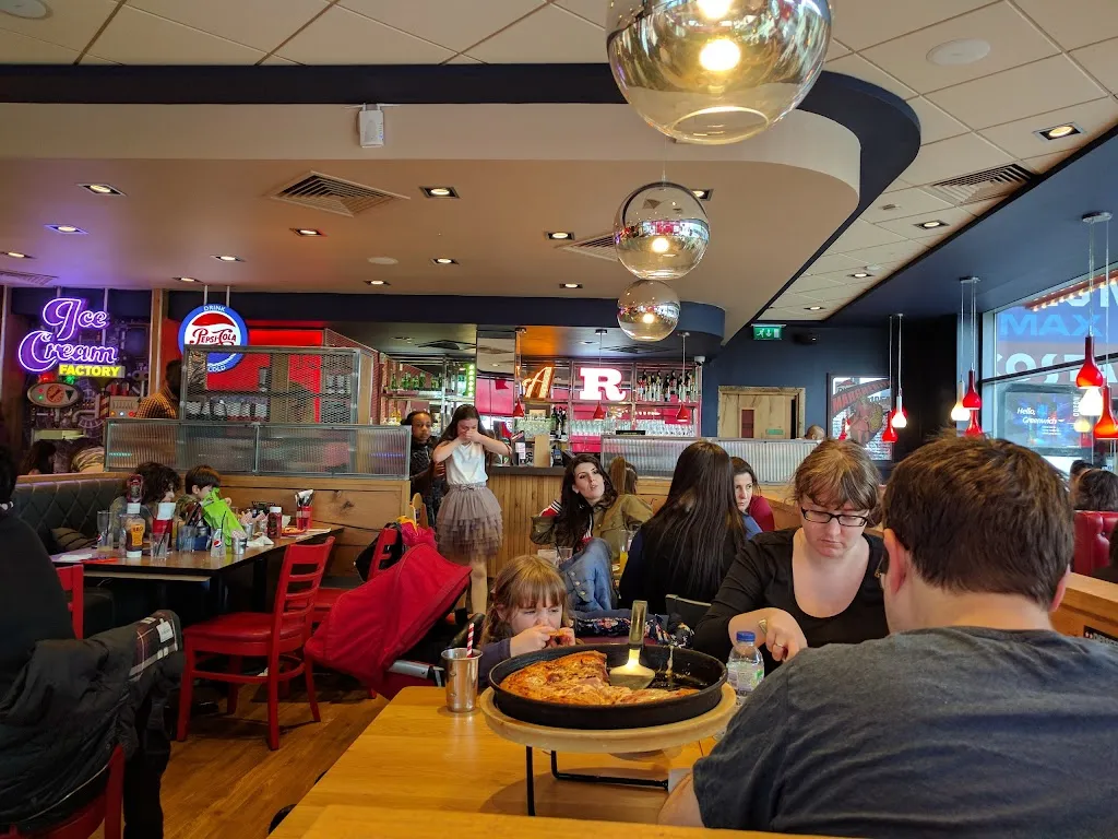 Pizza Hut Restaurants