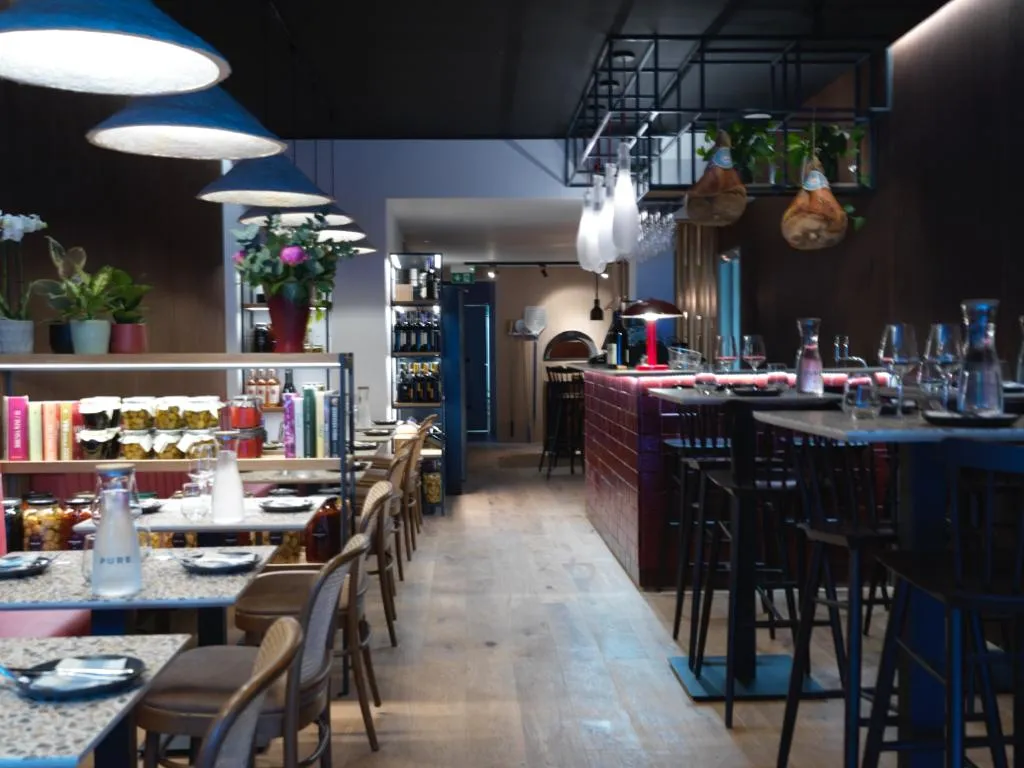 Pizza Wine Bar - The Italians restaurant