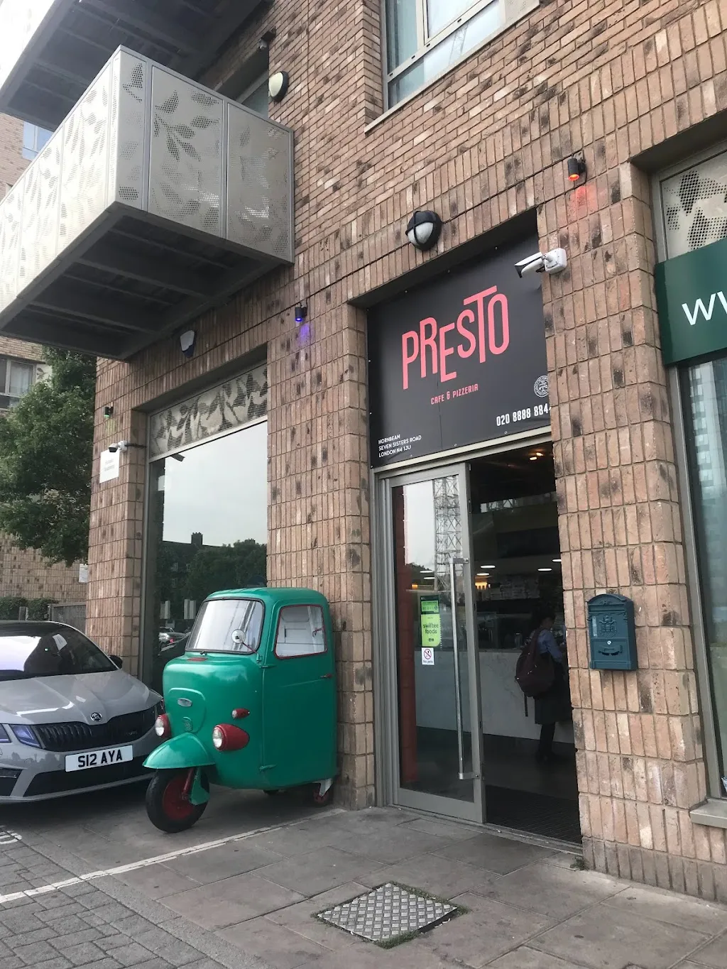 Presto Cafe & Pizzeria