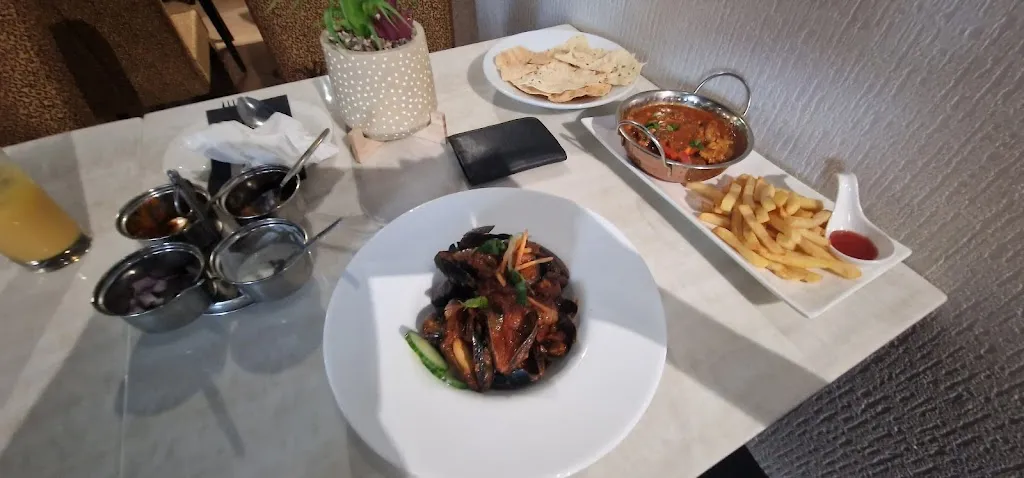 Restaurant & Bar