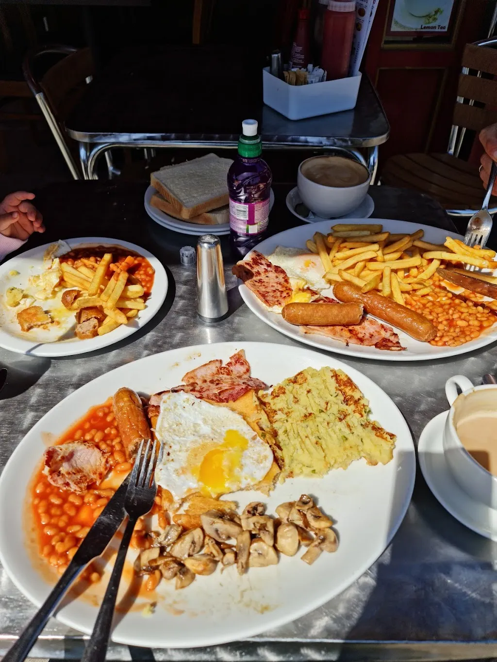 Rhona's Cafe and restaurant