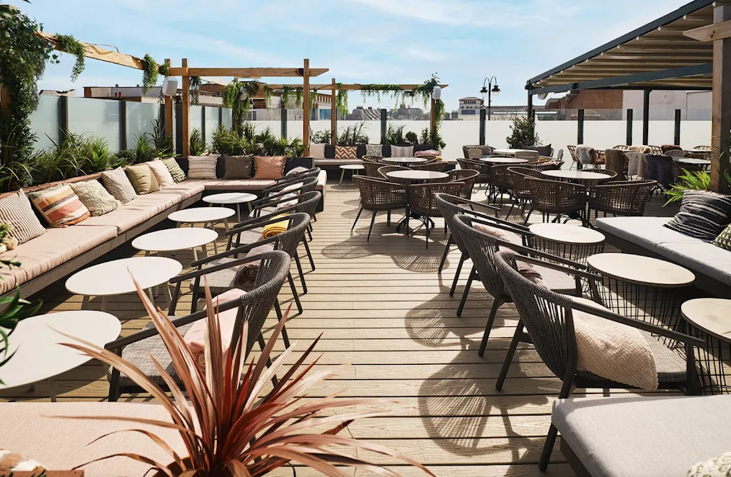 Rozu Restaurant at The Corin 1 Rozu Restaurant at The Corin