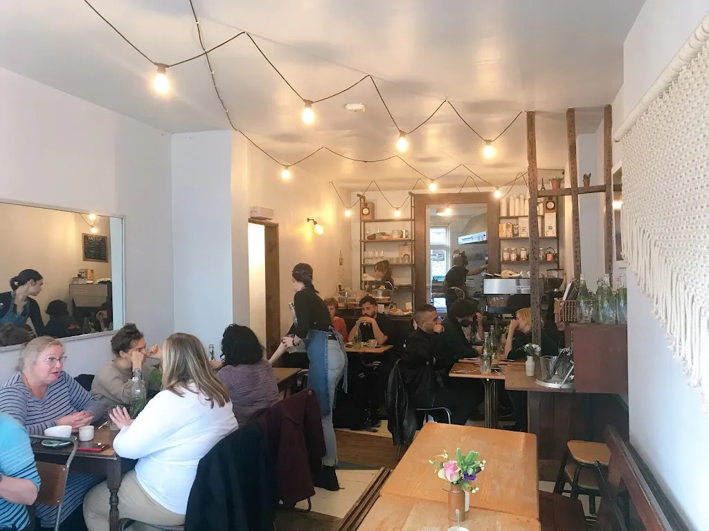 SUNDAY cafe & restaurant