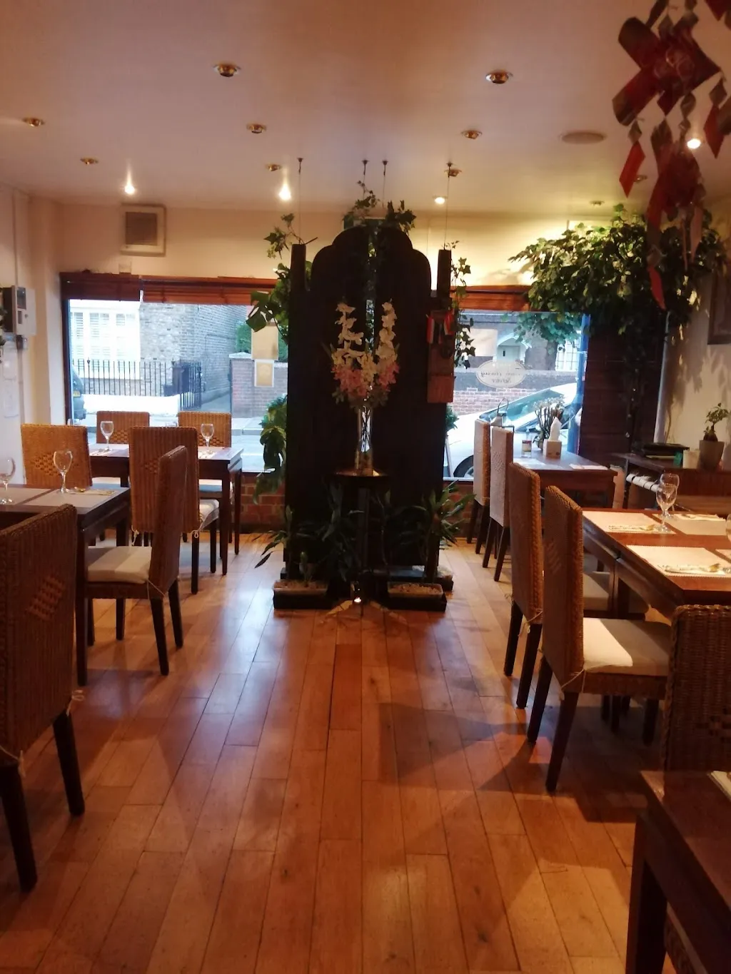 Thai On Thames