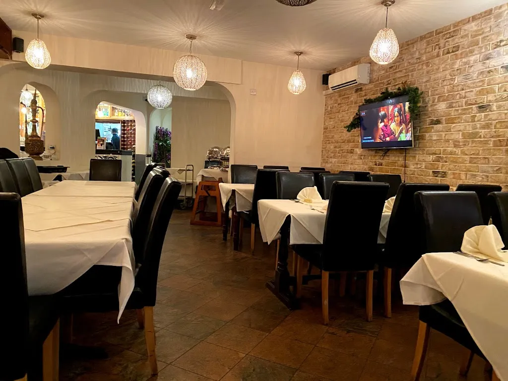 The Harlington Tandoori