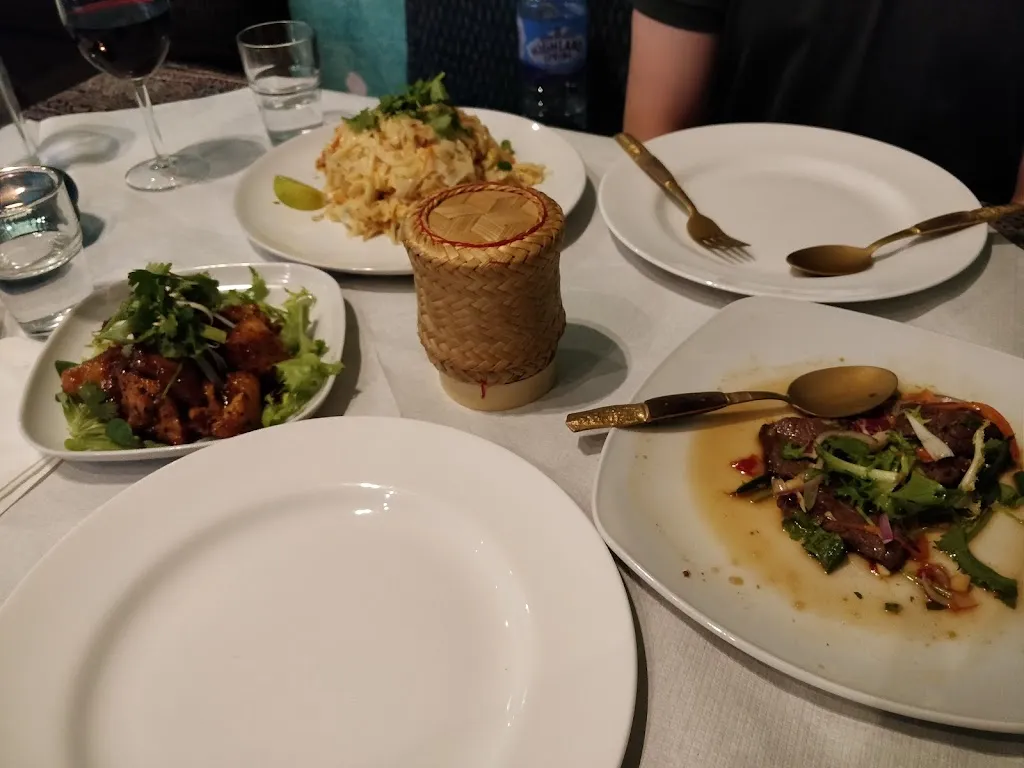 Tong Kanom Thai Restaurant