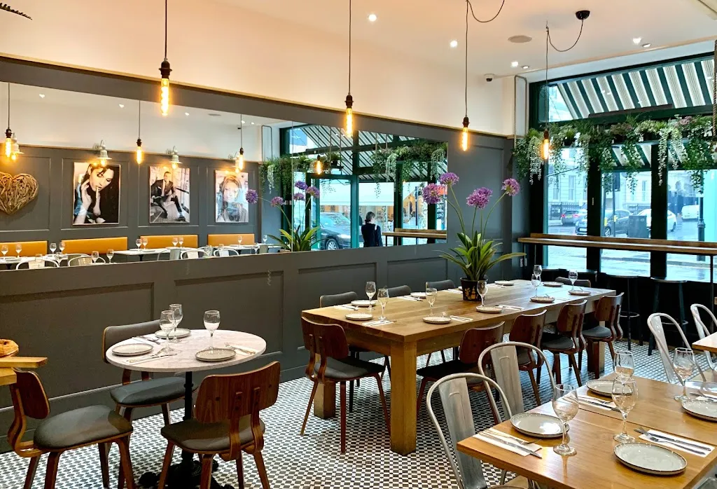 Zack's London 1 Zack's London