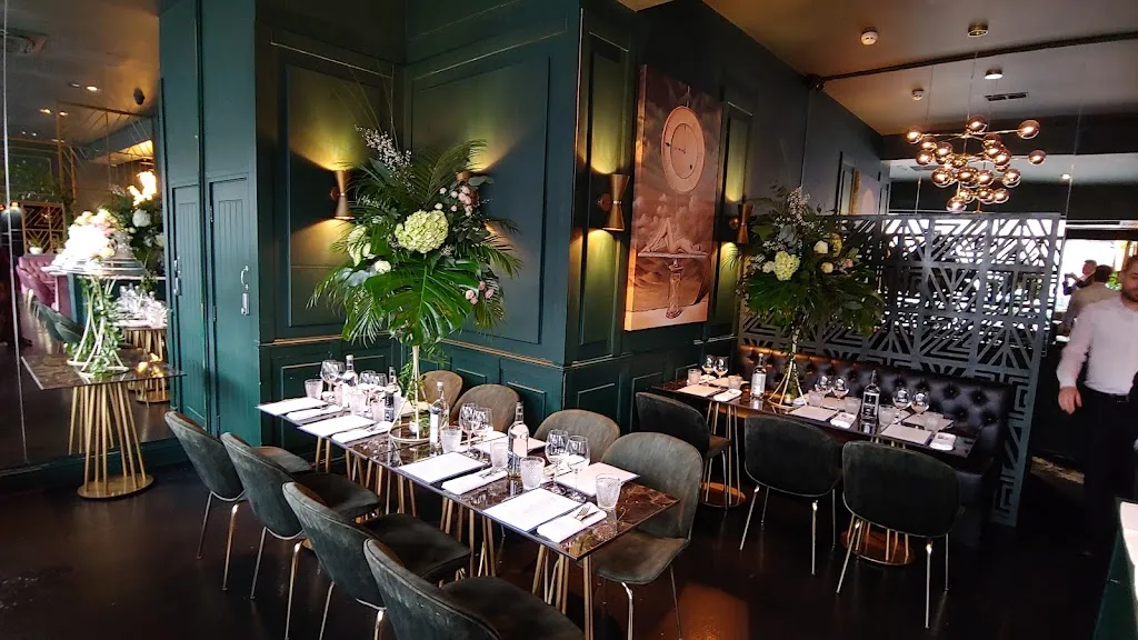 Zavi Restaurant
