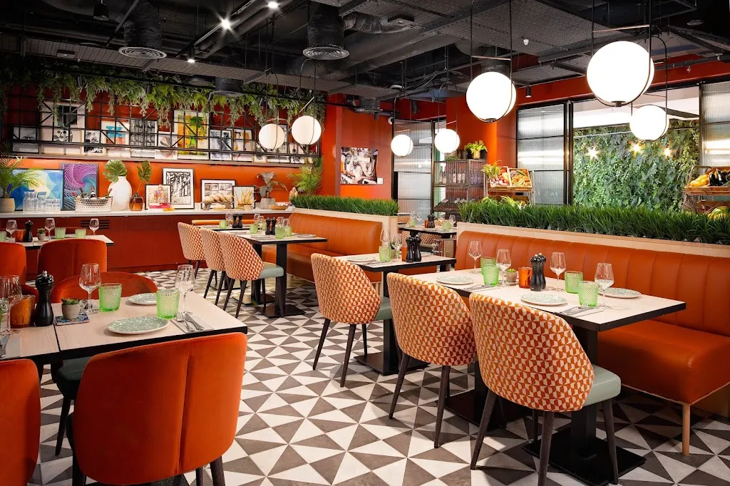 Zoom East Kitchen & Bar 1 Zoom East Kitchen & Bar