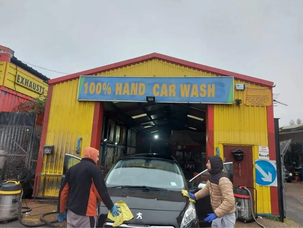100% Hand Car Wash