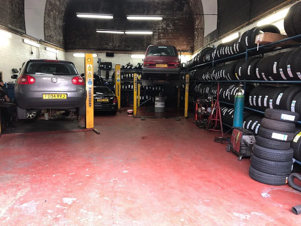 AGM Auto Centre