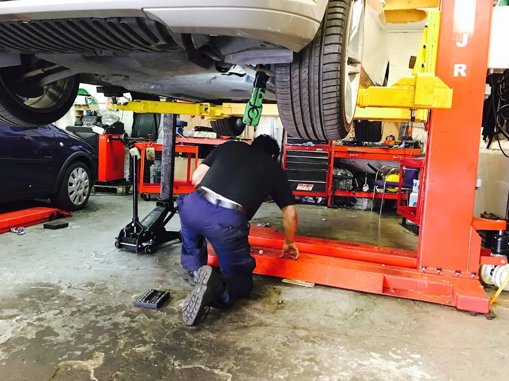 Anees Auto Care Centre