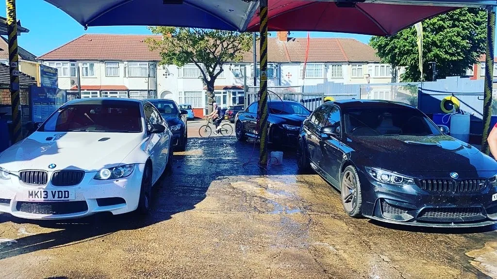 B’s CarWash