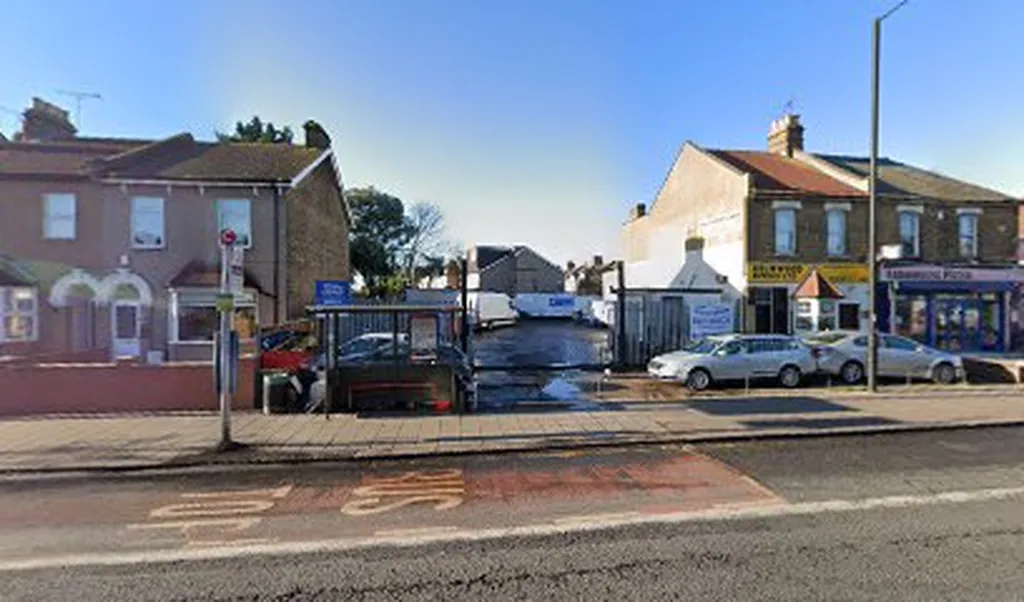 B’s hand Car wash & Valeting Centre Enfield