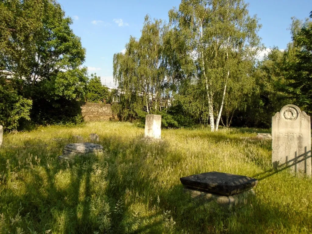 Bancroft Road Jewish Cemetery
