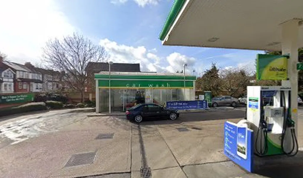 BP Car Wash - Carshalton