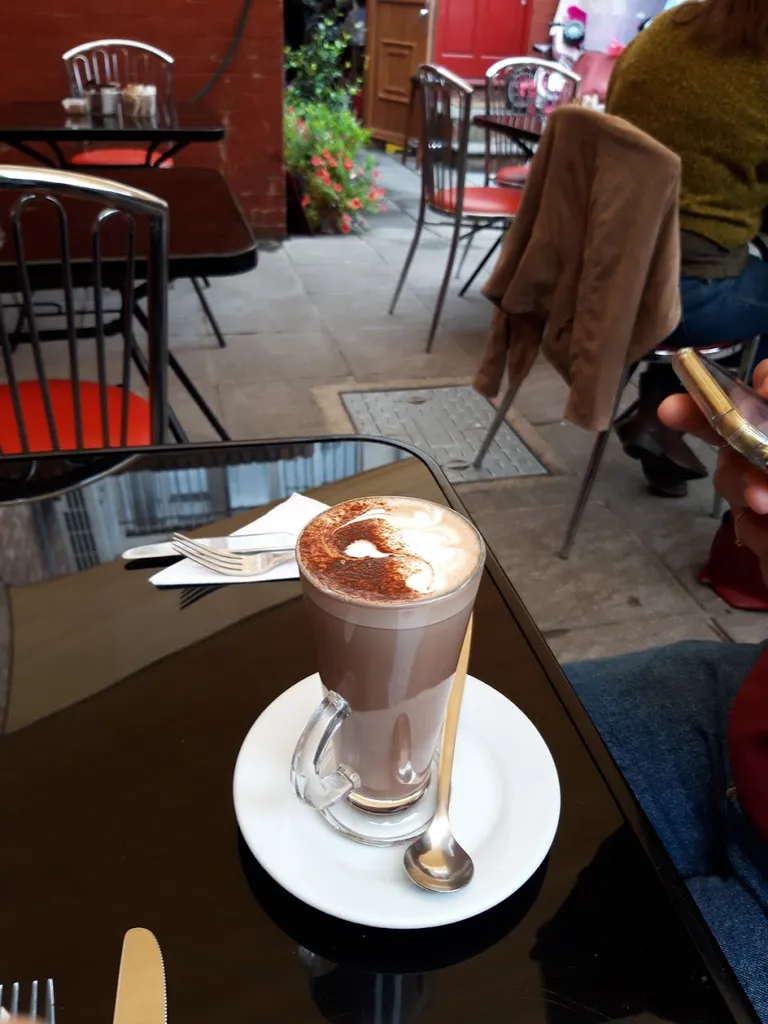 Cafe Deluxe