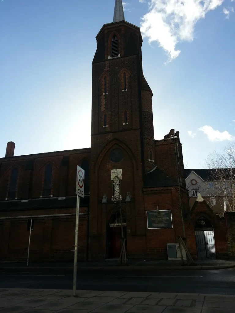 Church of the Holy Name and Our Lady of the Sacred Heart, Bow Common