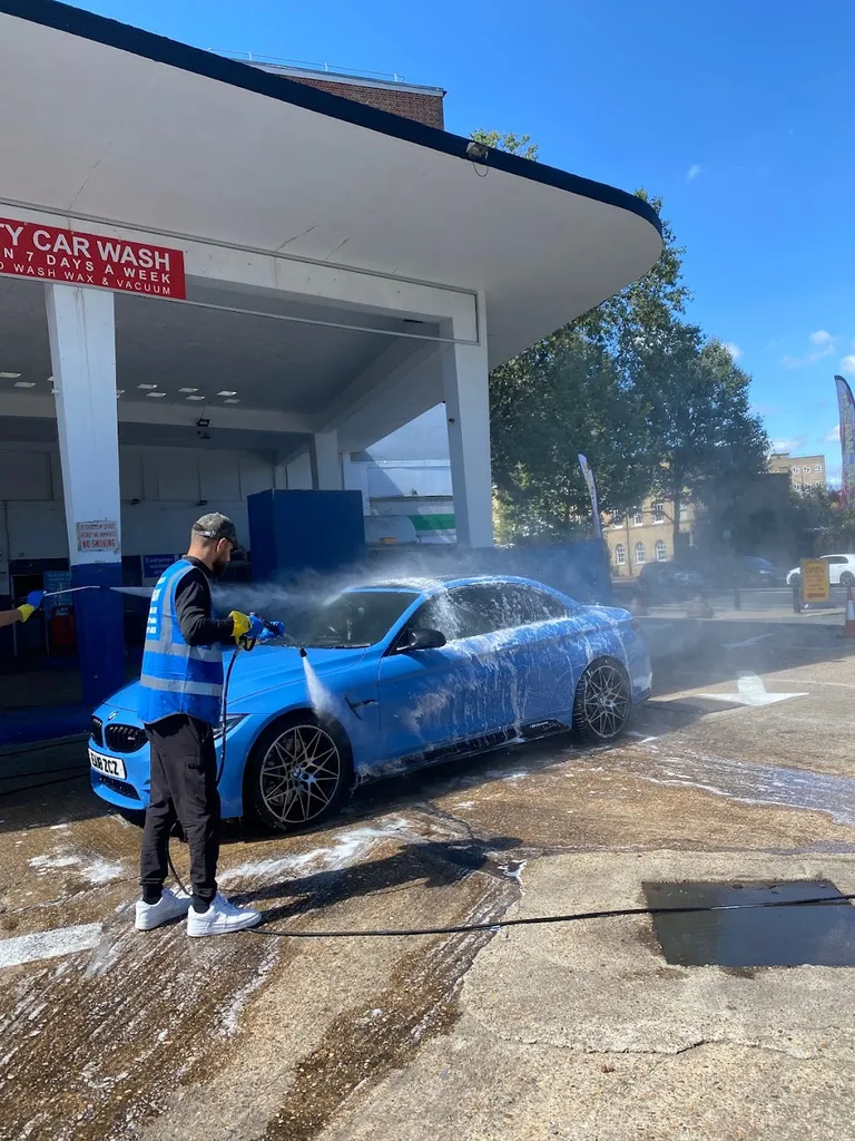 City hand carwash london