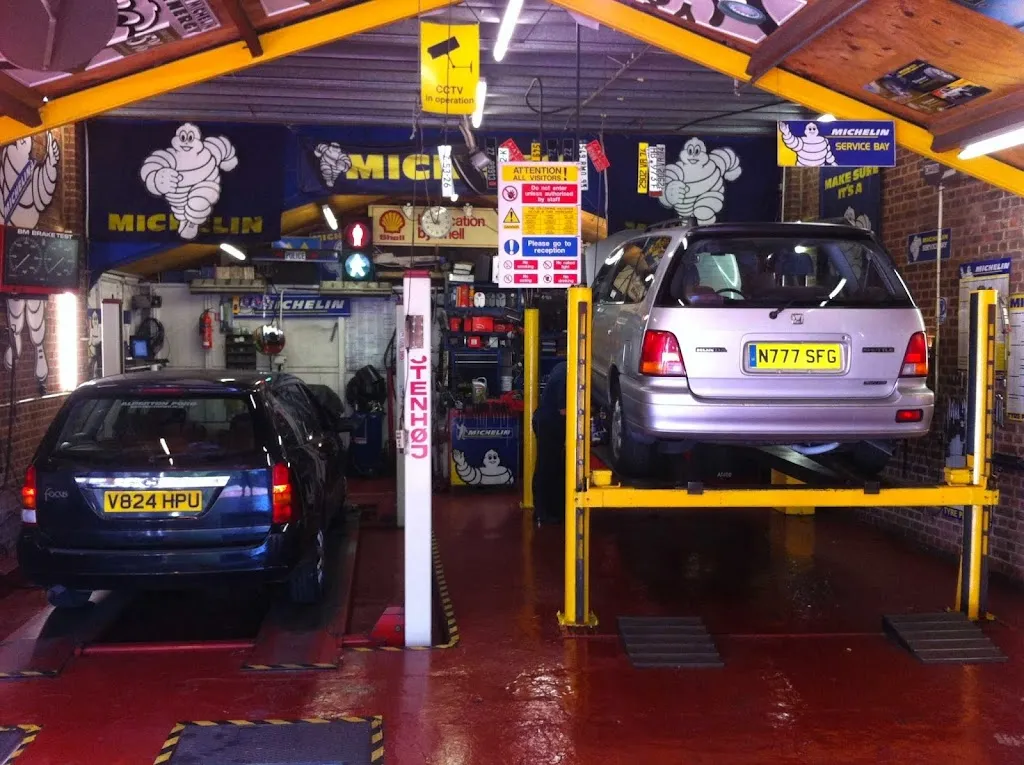 Cousins Garage