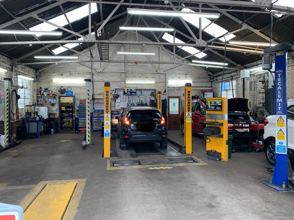 CRANHAM GARAGE SERVICE & M.O.T CENTER