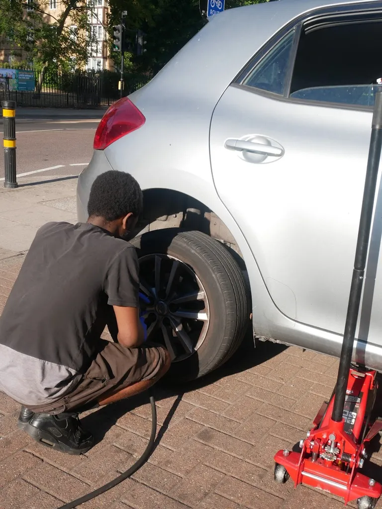 Crazy Tyres