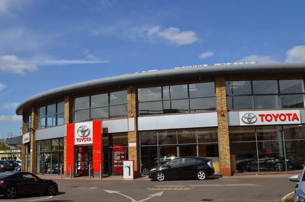 Currie Motors Toyota Great West Road