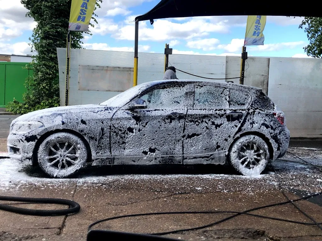 D and L hand car wash