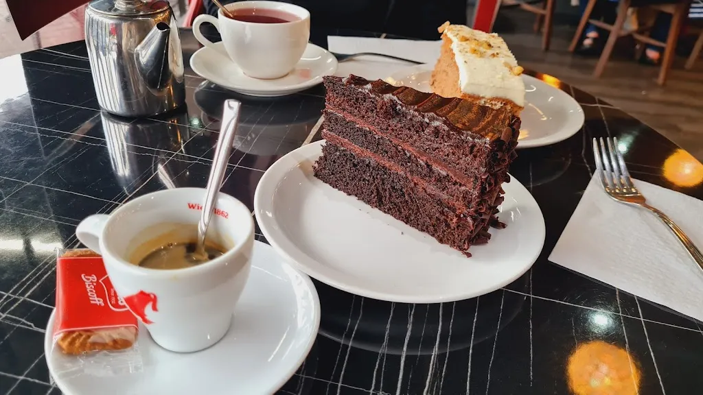 D&D Hill Cafe
