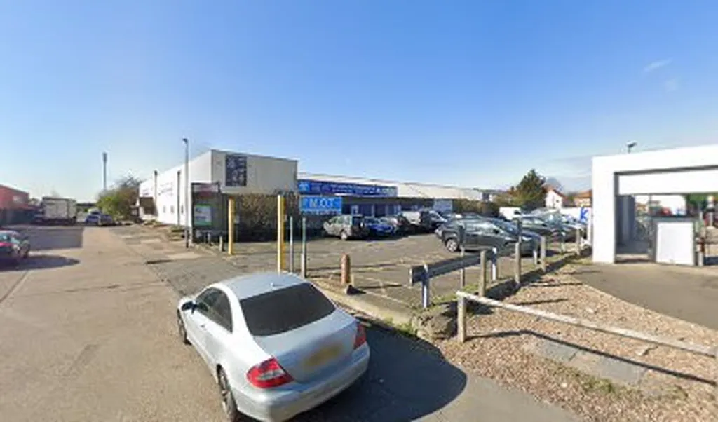 East London Car & Commercial Ltd