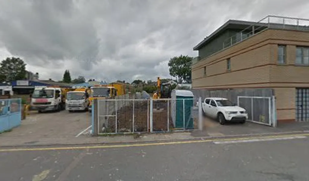 Elton Park Mot Centre Ltd