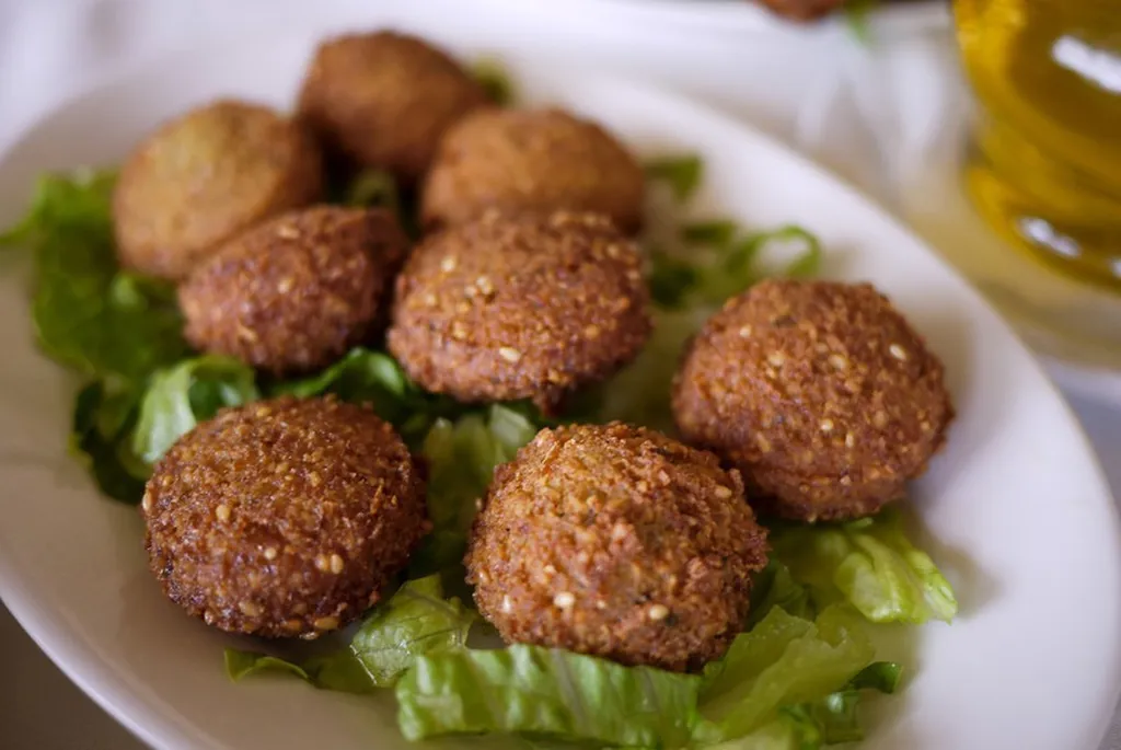 FusionFoods Cafe-Ice Cream, Burgers, Kebab Rolls, Chicken Wings, Stuffed Flatbreads