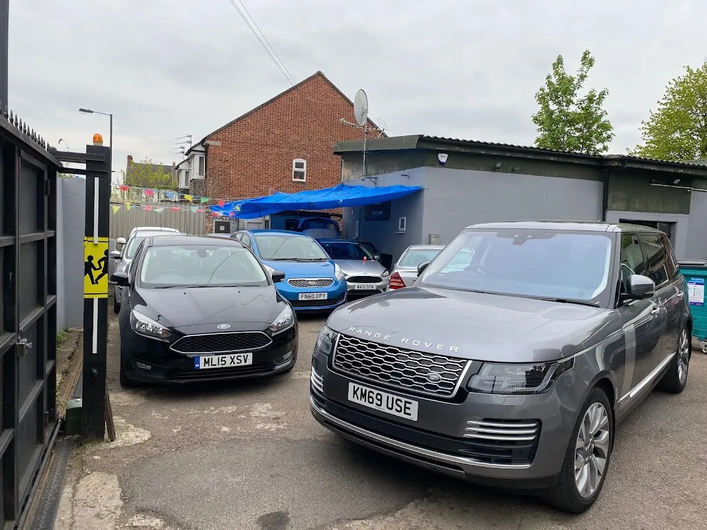 G & M London Motors