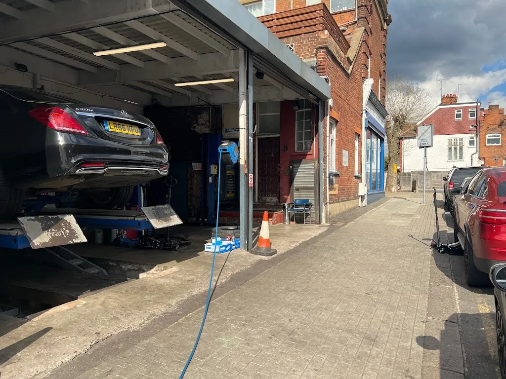 Grays Tyres, Exhaust and Car Servicing Temple Fortune LTD