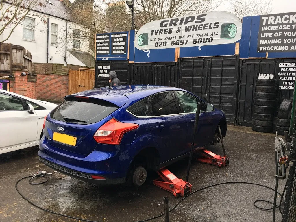 Grips Tyres & Wheels