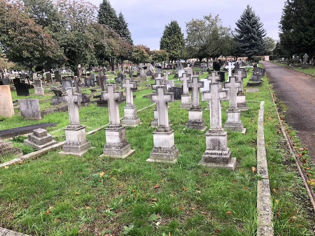 Gunnersbury Cemetery