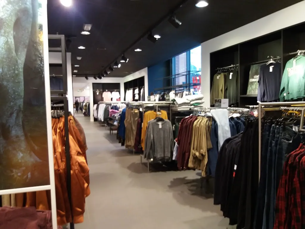 H&M