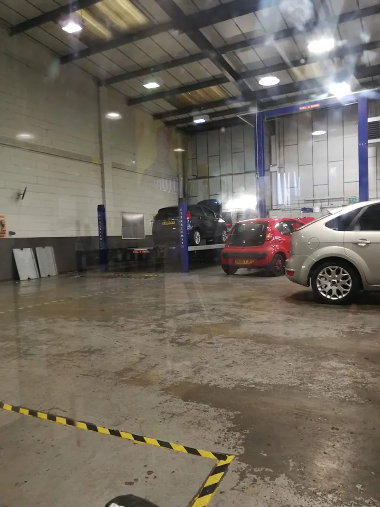 Halfords Autocentre Croydon