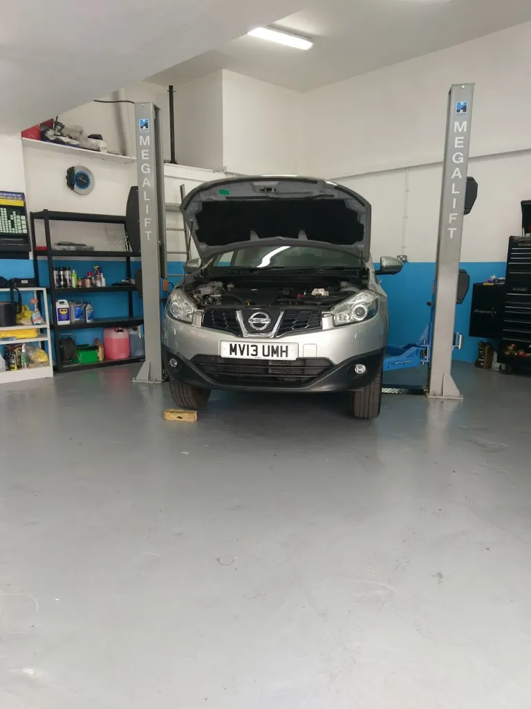 Hillfield Garage