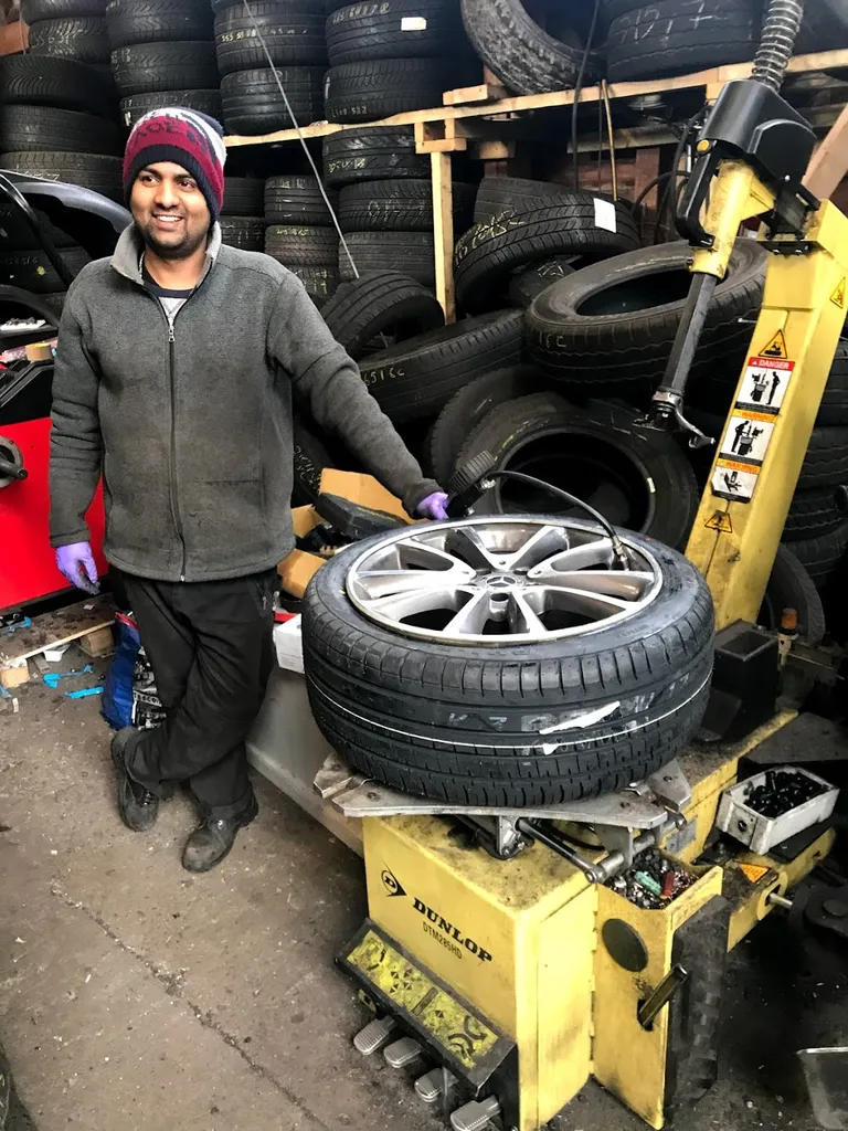 ILFORD Tyres