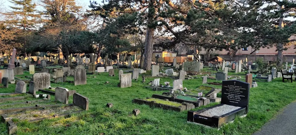 Kensington & Chelsea Cemetery Chapel