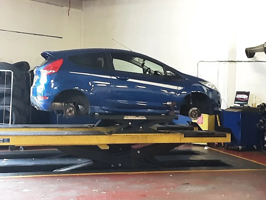 Kwik Fit - London - East Dulwich