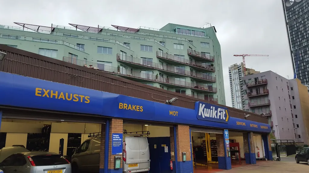 Kwik Fit - London - Elephant And Castle