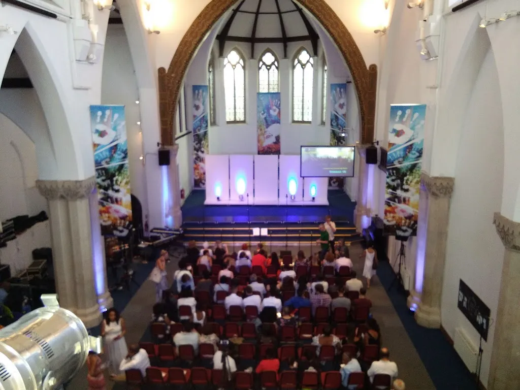 London Live Community Church