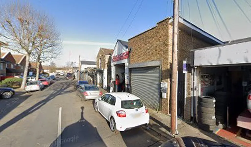 Lucky Garage