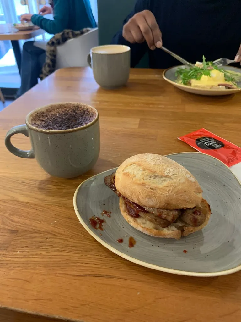 M&S CAFÉ