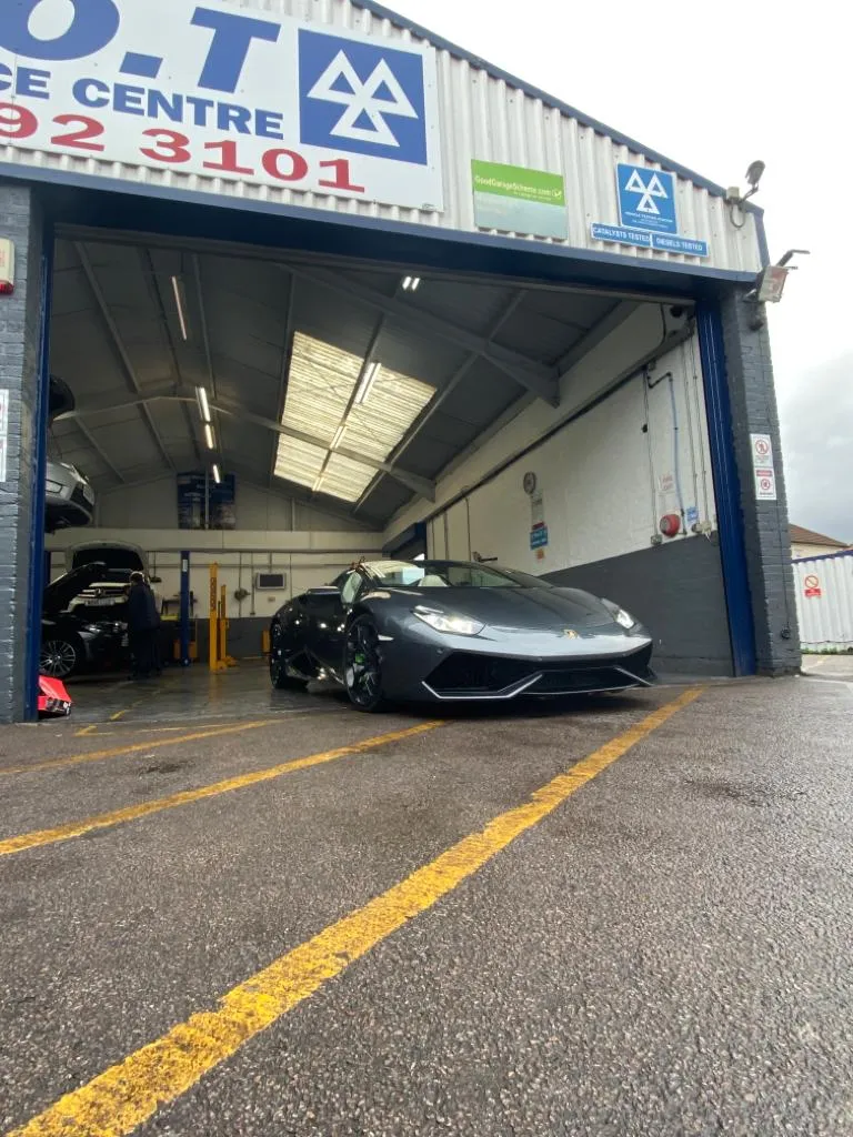 MOT & Service Centre CMS Becontree Station Garage