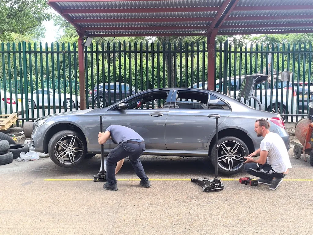 Raihan Auto Center