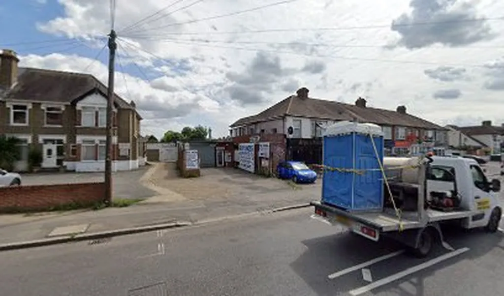 Ray Moss Auto Services LTD