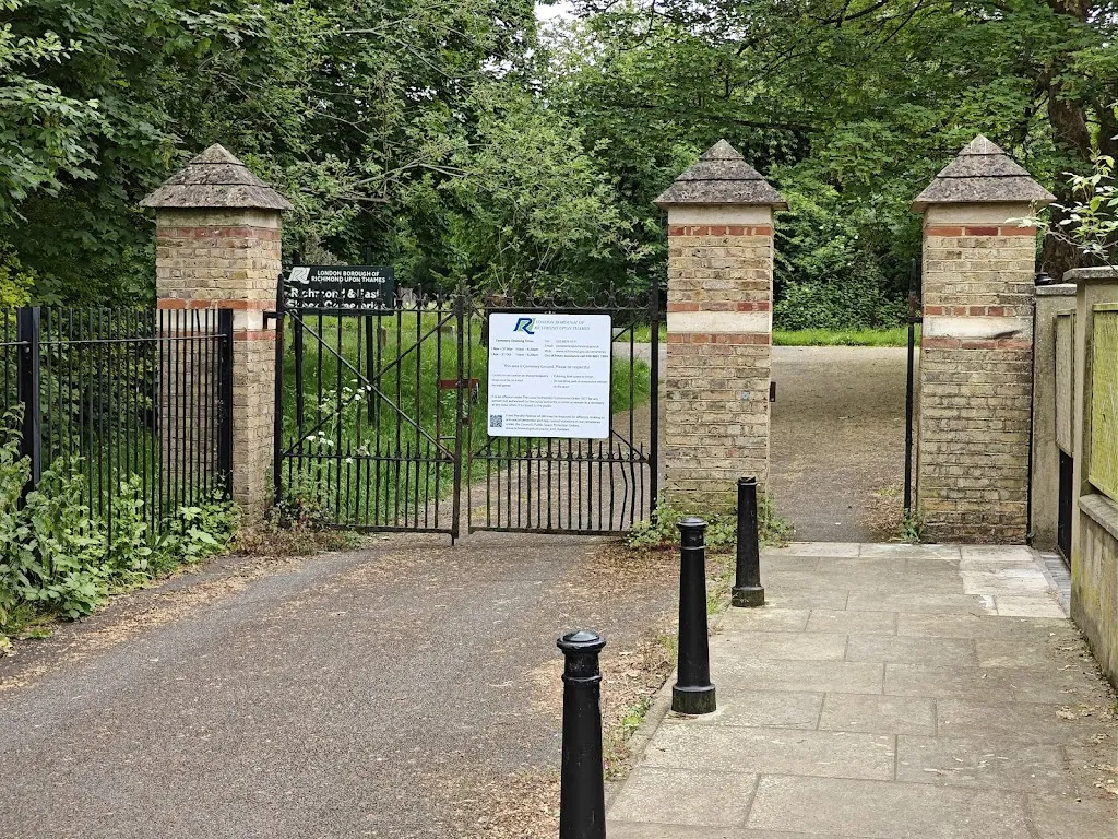Richmond & East Sheen Cemeteries